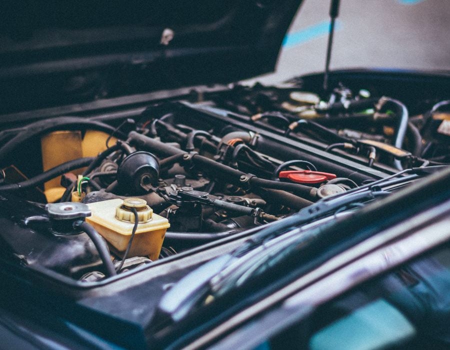Motor aberto durante avaliação técnica